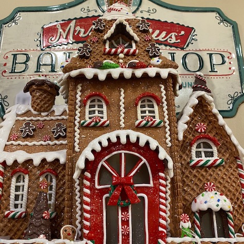Christmas Elves, Gingerbread House